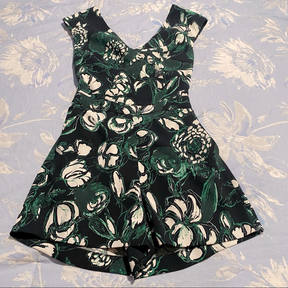 Black With Green Floral Prints Jumpsuit! 💚